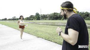 Mofos Valentina Jewels - Hit It And Run (13122018) - 104x_40016393