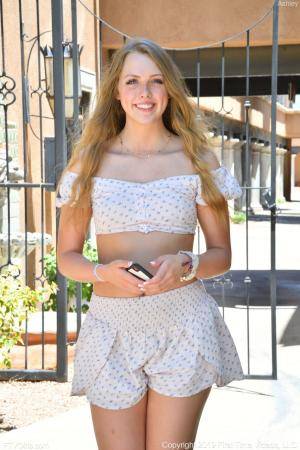 Original 852 px/ 1280 px