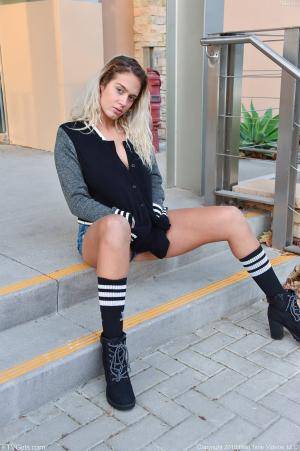 Original 1064 px/ 1600 px