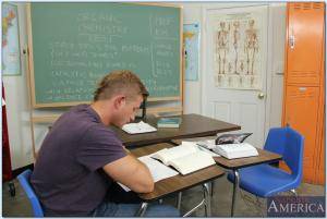 Original 850 px/ 571 px