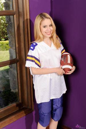 #AmKingdom - Amateurs Series 11 Softcore 166 Mae Olsen