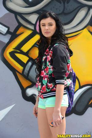 Original 2562 px/ 3840 px