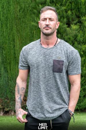 Original 2560 px/ 3840 px