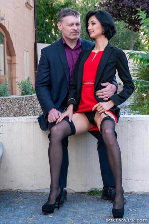 Original 1067 px/ 1600 px