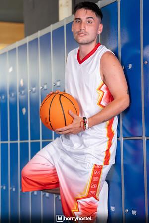 Original 2565 px/ 3840 px