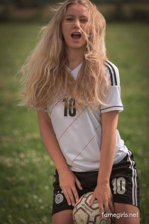 Original 3840 px/ 5760 px