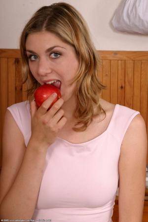 Original 682 px/ 1024 px