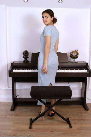 Original 682 px/ 1024 px