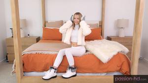 #Passion-HD - Becky Summer - The Hike