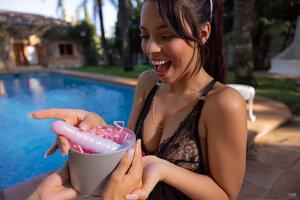 Original 8192 px/ 5464 px