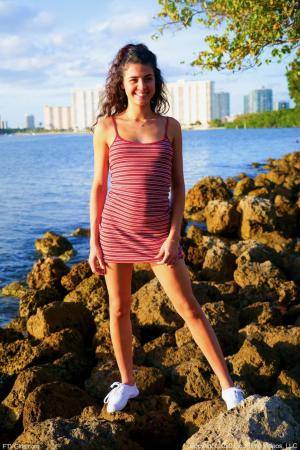 Original 852 px/ 1280 px