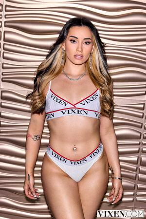 Original 2000 px/ 2999 px