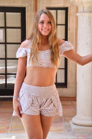 Original 852 px/ 1280 px