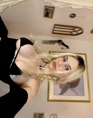 Original 1604 px/ 2048 px