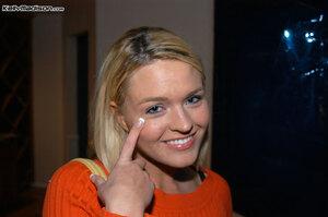 Original 1077 px/ 716 px