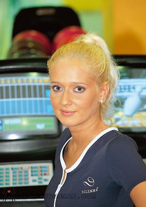 #WoodmanCastingX Petra Short amp Erika amp Carmen - Hard Set - Bowling 2