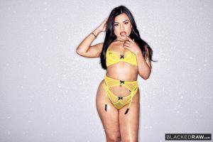 Original 2999 px/ 2000 px