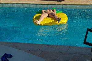 Original 4200 px/ 2800 px