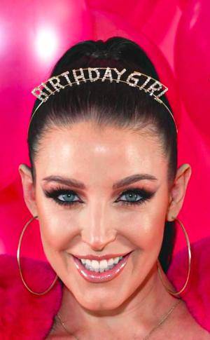 Original 445 px/ 720 px