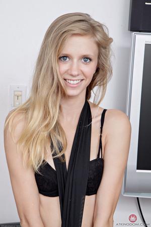 Original 2000 px/ 3000 px