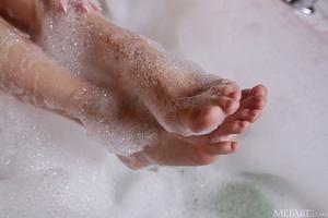 Original 2048 px/ 1365 px