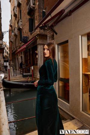 Original 2000 px/ 3000 px