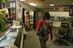 Original 900 px/ 600 px