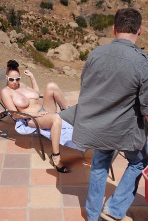 Original 687 px/ 1024 px