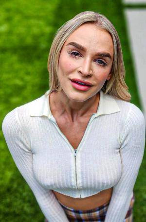 Emma Hix - Play Safe, Do Anal [DadCrush.com / TeamSkeet.com] 08/27/23