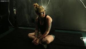 Original 1365 px/ 768 px