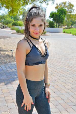 Original 852 px/ 1280 px