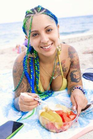 Original 1365 px/ 2048 px