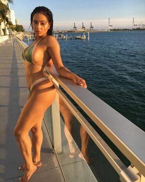 Original 624 px/ 779 px