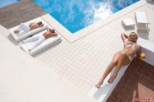 Original 1600 px/ 1067 px