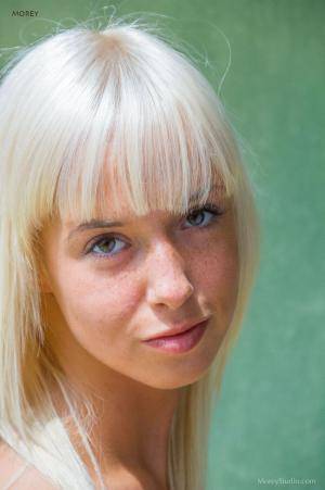 Original 851 px/ 1280 px