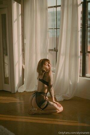 Original 853 px/ 1280 px