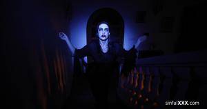 Original 4096 px/ 2160 px