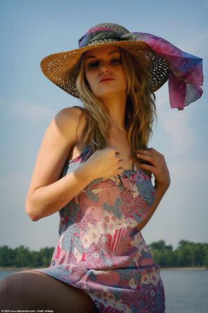 Original 1021 px/ 1536 px