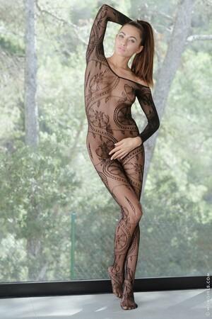 Michaela Isizzu - I Can