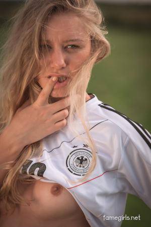 Original 3840 px/ 5760 px