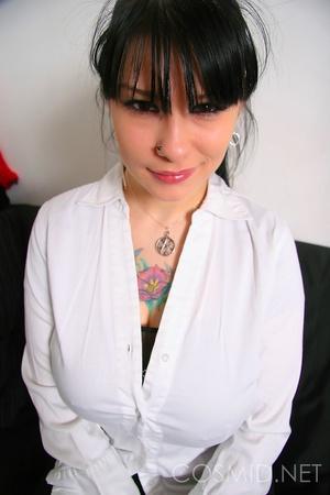 Original 1067 px/ 1600 px