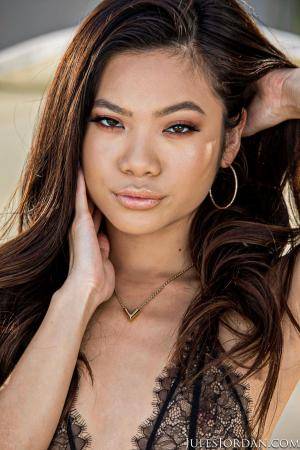 Original 1066 px/ 1600 px