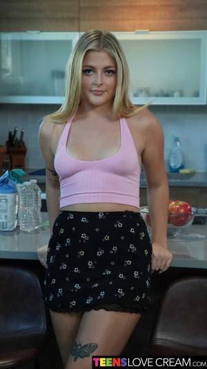 NaughtyAmerica Jill Taylor - Teens Love Cream - Cute blonde Jill Taylor loves her pie filled with cream - 256x - 05032023_132704167