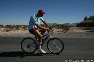 Original 900 px/ 600 px