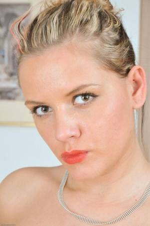 Original 682 px/ 1024 px