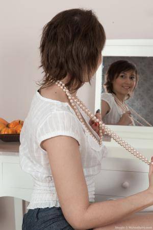 #WeAreHairy Meggie Marika White Blouse Pearl Necklace