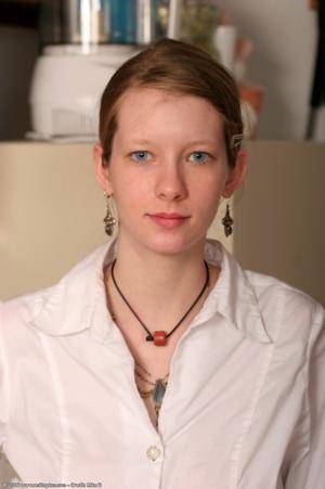 Original 681 px/ 1024 px