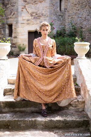 Original 1067 px/ 1600 px