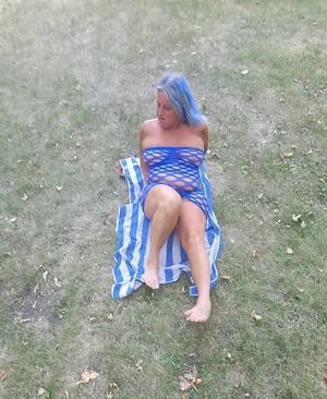 Original 563 px/ 687 px