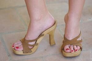 Original 1052 px/ 700 px